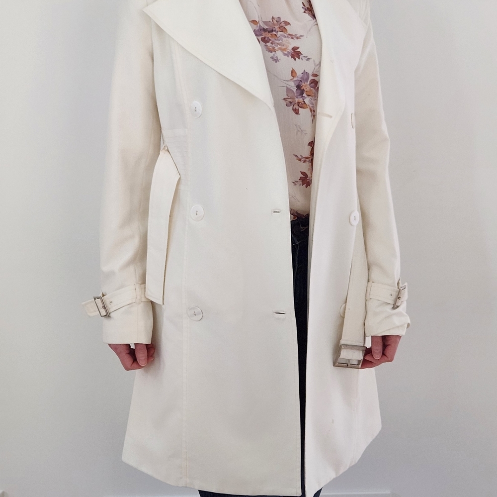 Cream trench coat - Picture 4 of 7